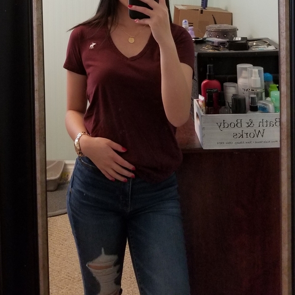 2/$30 ABERCROMBIE & FITCH Icon Tees - Picture 6 of 6